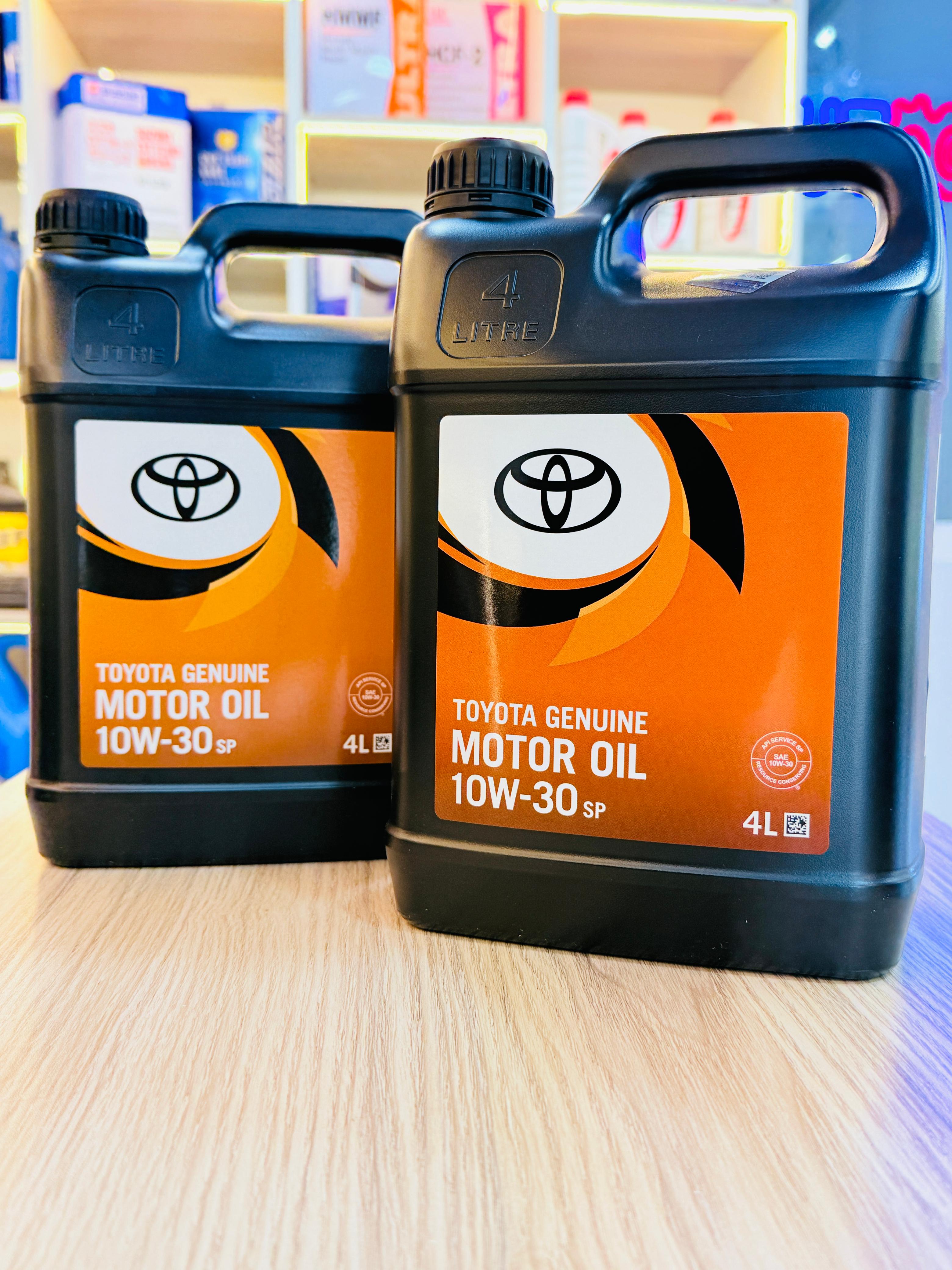 Toyota 10W30 SP 4L Engine Oil new